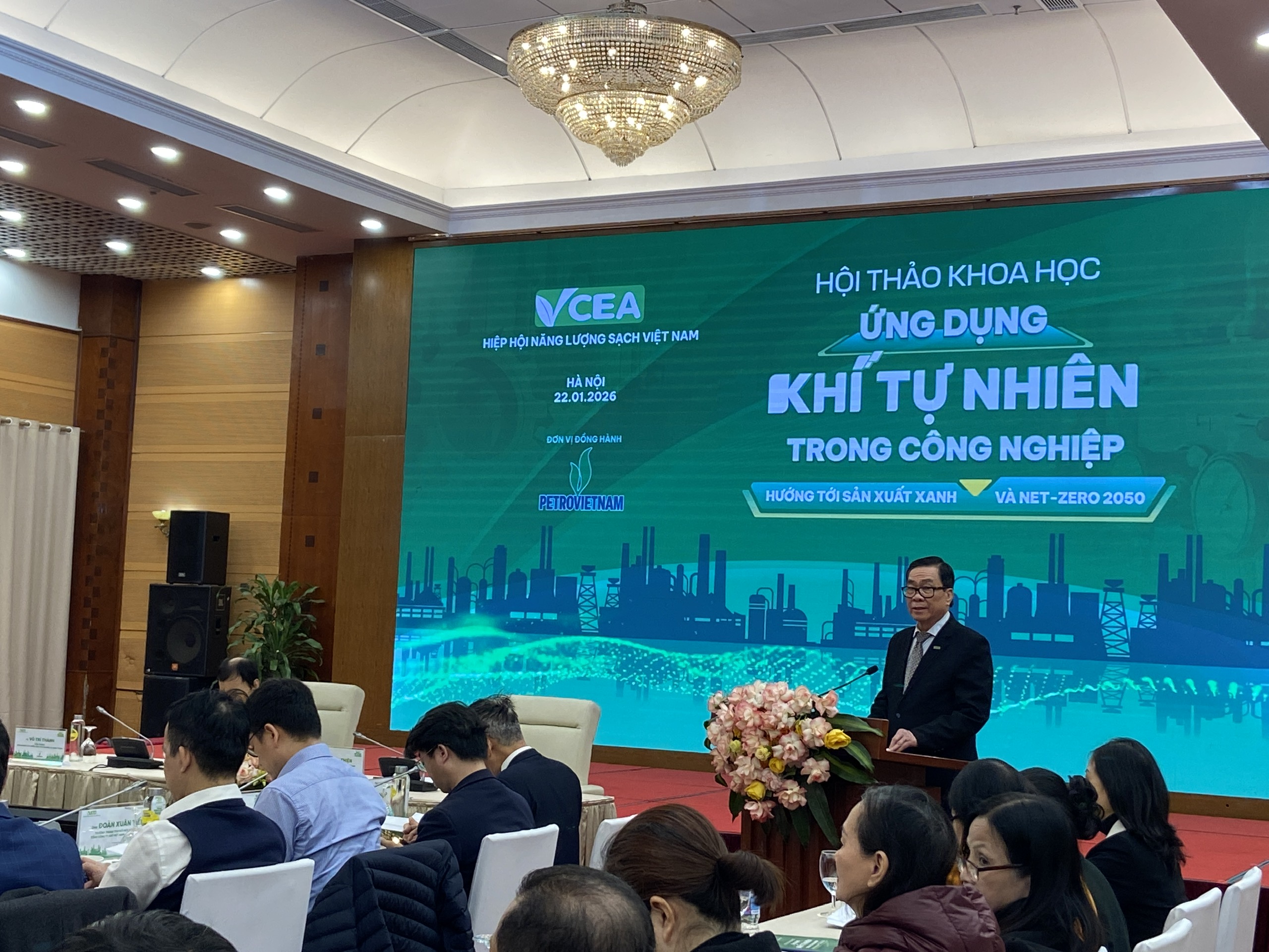 TS Mai Duy Thiện, Chủ tịch Hiệp hội năng lượng Sạch Việt Nam phát biểu khai mạc.