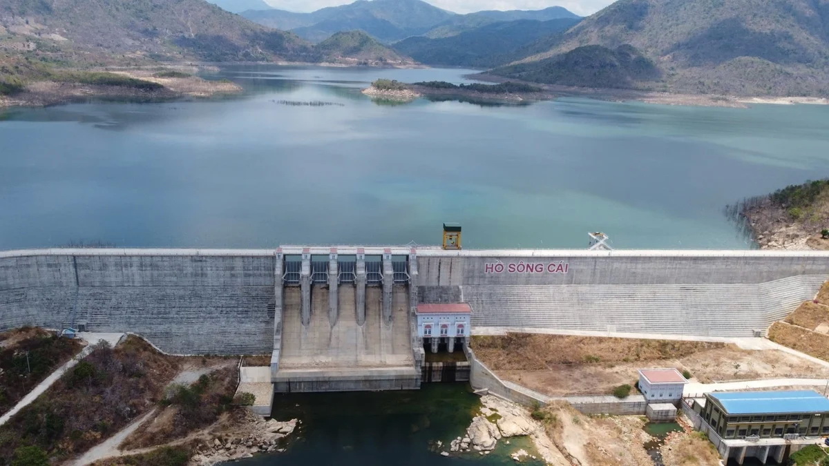 Nam Trung Bộ và Tây Nguyên vẫn đang đối mặt với tình trạng thiếu hụt khoảng 6,22 tỷ m3 nước do nhu cầu sử dụng tăng cao và thời tiết cực đoan. Ảnh: KS