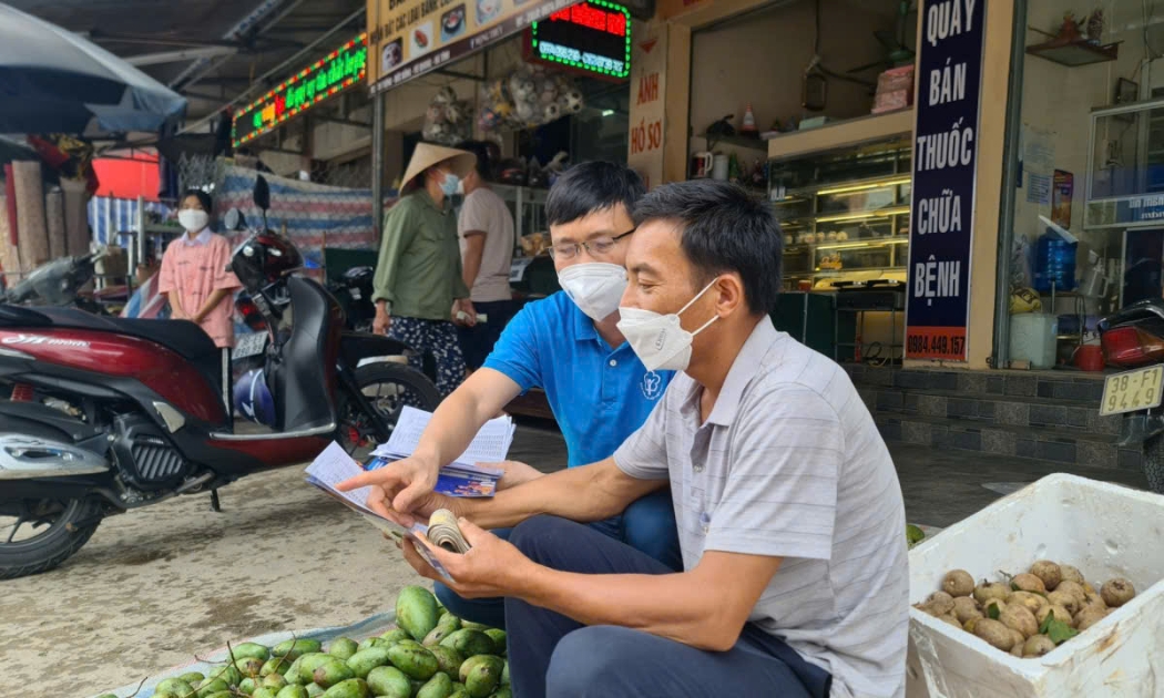 Nhiều cách thức tuyên truyền thông tin đến người dân để hiểu rõ chính sách. Ảnh: ND.
