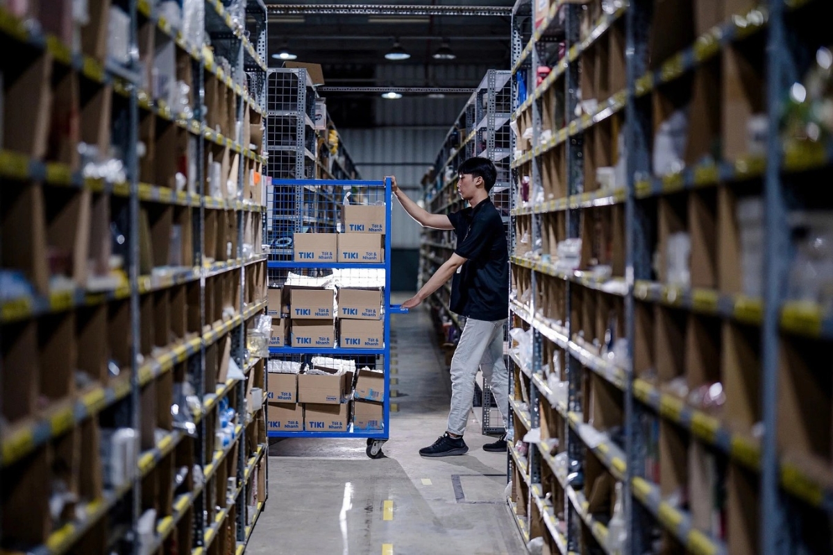 Hệ thống kho hàng lớn của doanh nghiệp. Ảnh: Tiki.