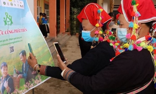 Truyền thông và chuyển đổi số – đòn bẩy giảm nghèo bền vững ở Văn Chấn