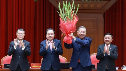 Mr. To Lam re-elected as Party General Secretary 