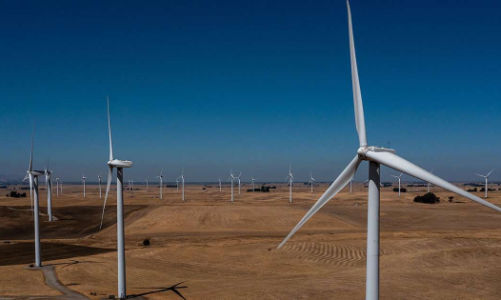 Mỹ hủy gần 30 tỷ USD vốn vay cho lĩnh vực năng lượng sạch