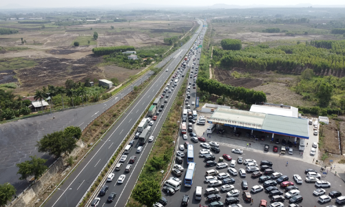 Năm dự án cao tốc Bắc – Nam giai đoạn 1 dự kiến thu phí sau Tết Nguyên đán