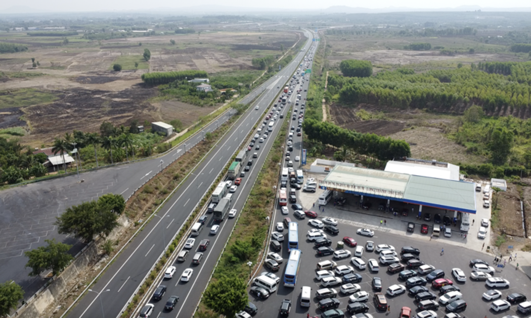 Năm dự án cao tốc Bắc – Nam giai đoạn 1 dự kiến thu phí sau Tết Nguyên đán