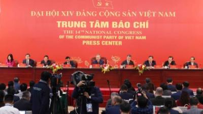 Int'l press conference on outcomes of 14th National Party Congress
