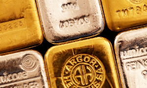 Giá vàng áp sát mốc 5.000 USD/oz, giá bạc vượt 100 USD/oz