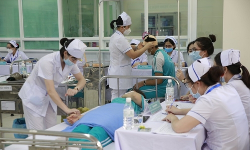 TP.HCM giữ nguyên lương, tăng phụ cấp cho người lao động trạm y tế xã từ 2026