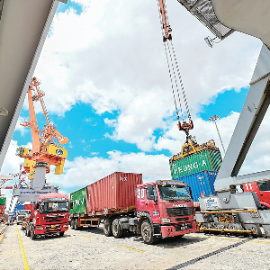 Định hướng xuyên suốt của chiến lược phát triển xuất nhập khẩu hàng hóa của TP.Hồ Chí Minh trong giai đoạn 2026 - 2030 là xanh hóa hoạt động sản xuất hàng xuất khẩu. Ảnh minh họa.