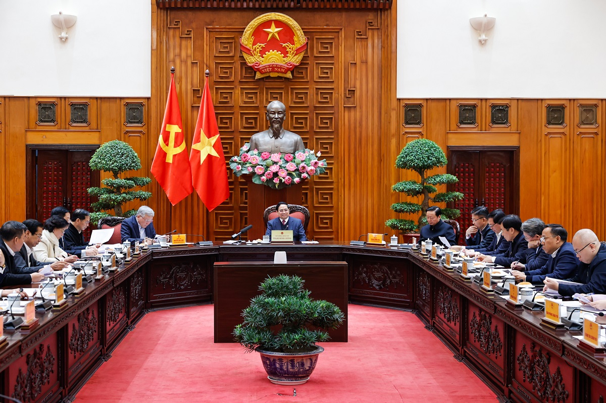 Thủ tướng Chính phủ Phạm Minh Chính chủ trì cuộc họp về các dự án điện hạt nhân. Ảnh: VGP.