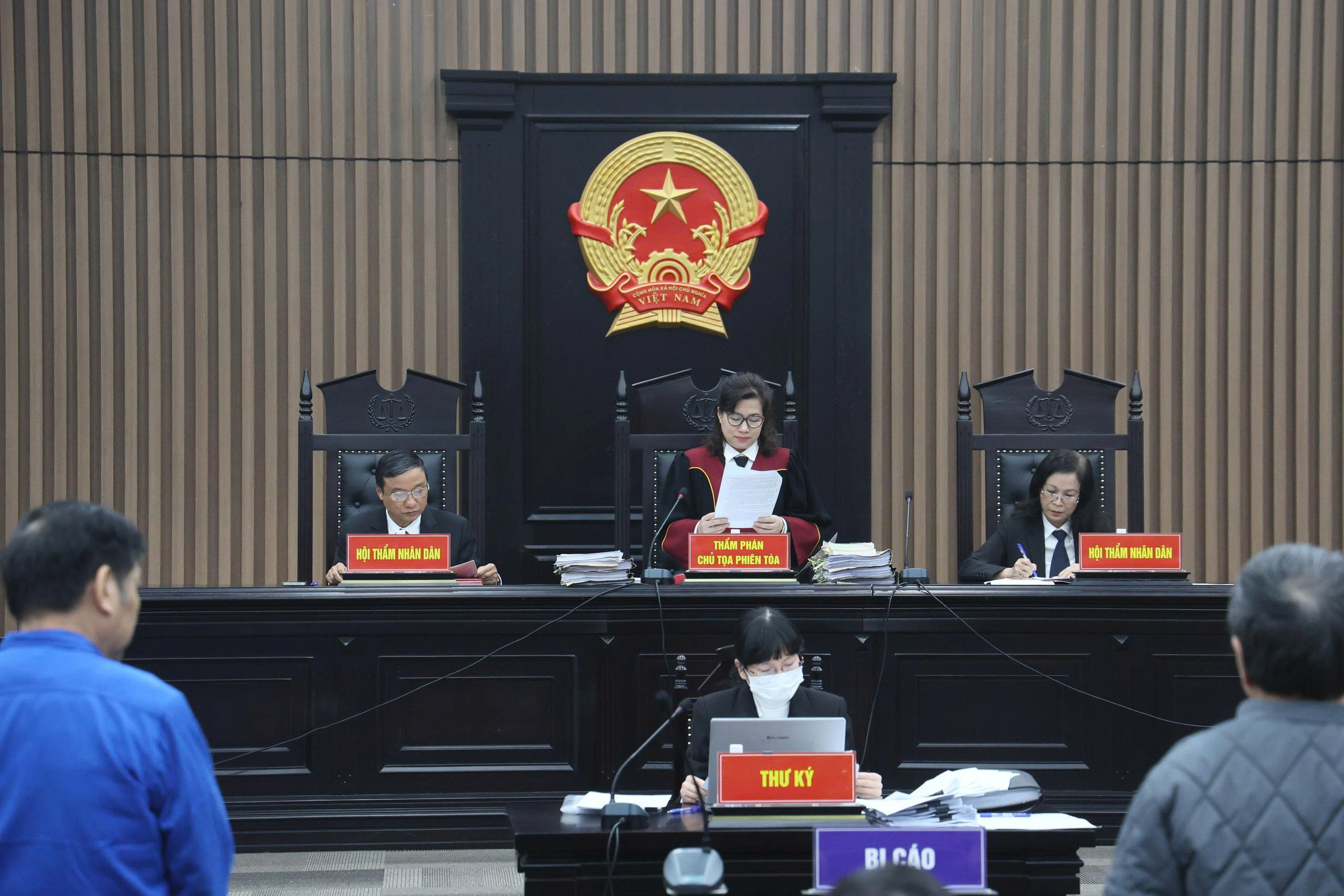 Quang cảnh phiên tòa.