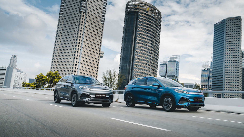 <i>Làn sóng xe Trung Quốc gây áp lực không nhỏ với xe Nhật với công nghệ và giá thành hấp dẫn hơn.</i>