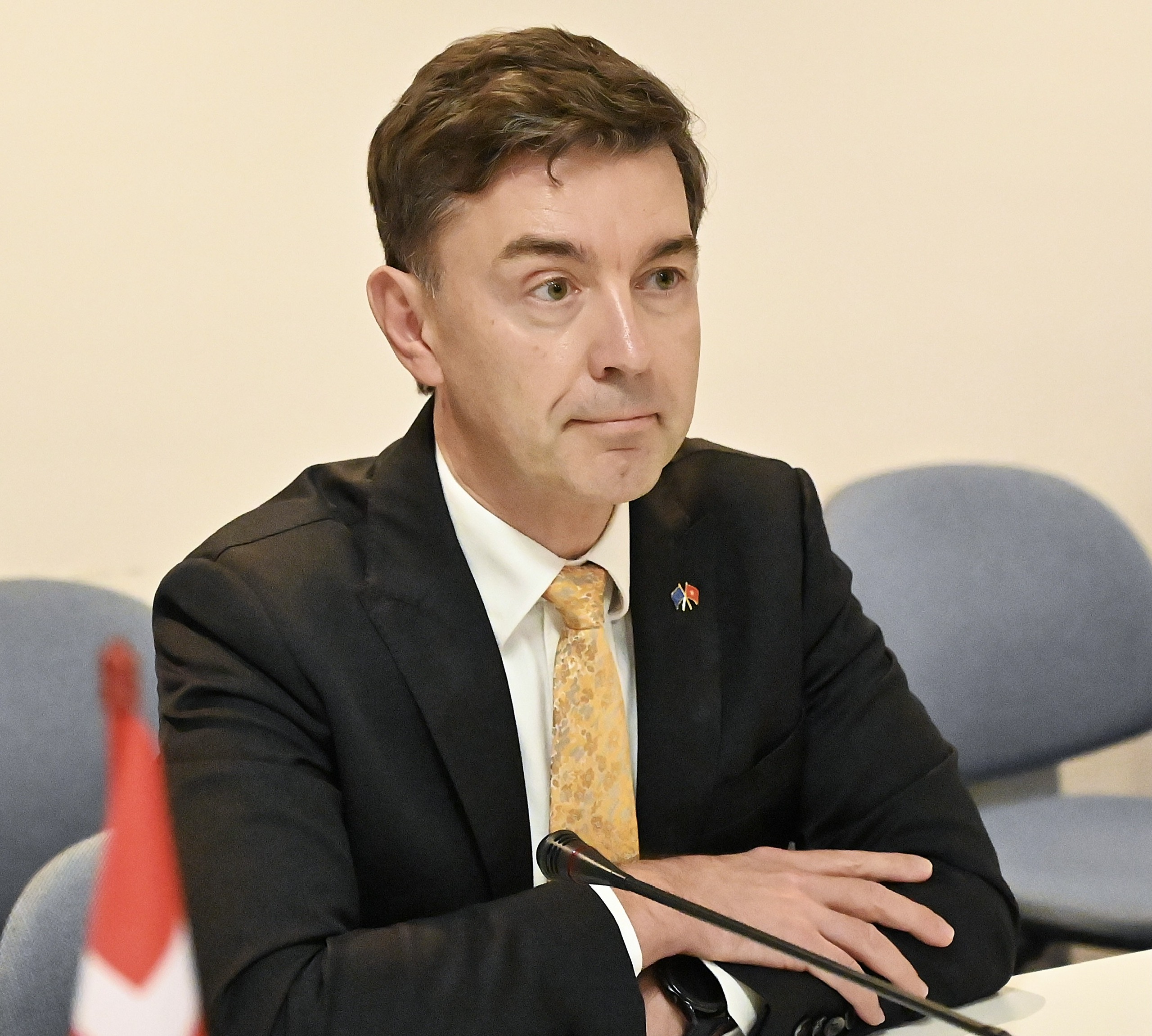 Đại sứ EU Julien Guerrier chia sẻ tại buổi họp báo.