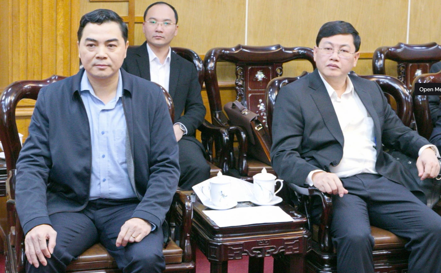 Chủ tịch UBND tỉnh Thanh Hoá Nguyễn Hoài Anh và Phó Chủ tịch Thường trực UBND tỉnh Thanh Hoá Mai Xuân Liêm dự buổi tiếp. Ảnh: Minh Hiếu