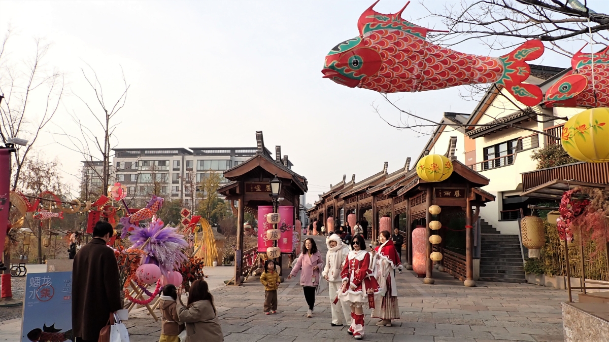 Du khách Trung Quốc đại lục dự kiến sẽ thực hiện từ 165 - 175 triệu chuyến đi quốc tế trong năm 2026. Ảnh: Nikkei Asia