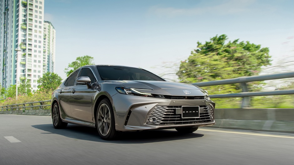 Toyota Camry HEV 2025: Huyền thoại mở ra chương mới trong kỷ nguyên xanh