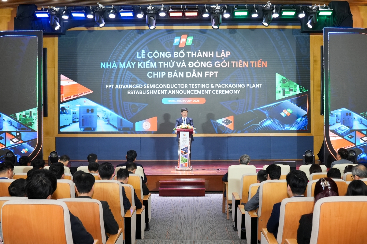 Thứ trưởng Bộ Khoa học Công nghệ Bùi Hoàng Phương: Việt Nam có lợi thế về nguồn nhân lực, thu hút nhiều doanh nghiệp thiết kế chip đến đầu tư và sử dụng kỹ sư Việt Nam, tạo nền tảng hình thành các doanh nghiệp thiết kế chip trong nước.