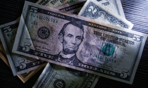 Đồng USD rớt xuống đáy 4 năm sau phát biểu của Tổng thống Trump