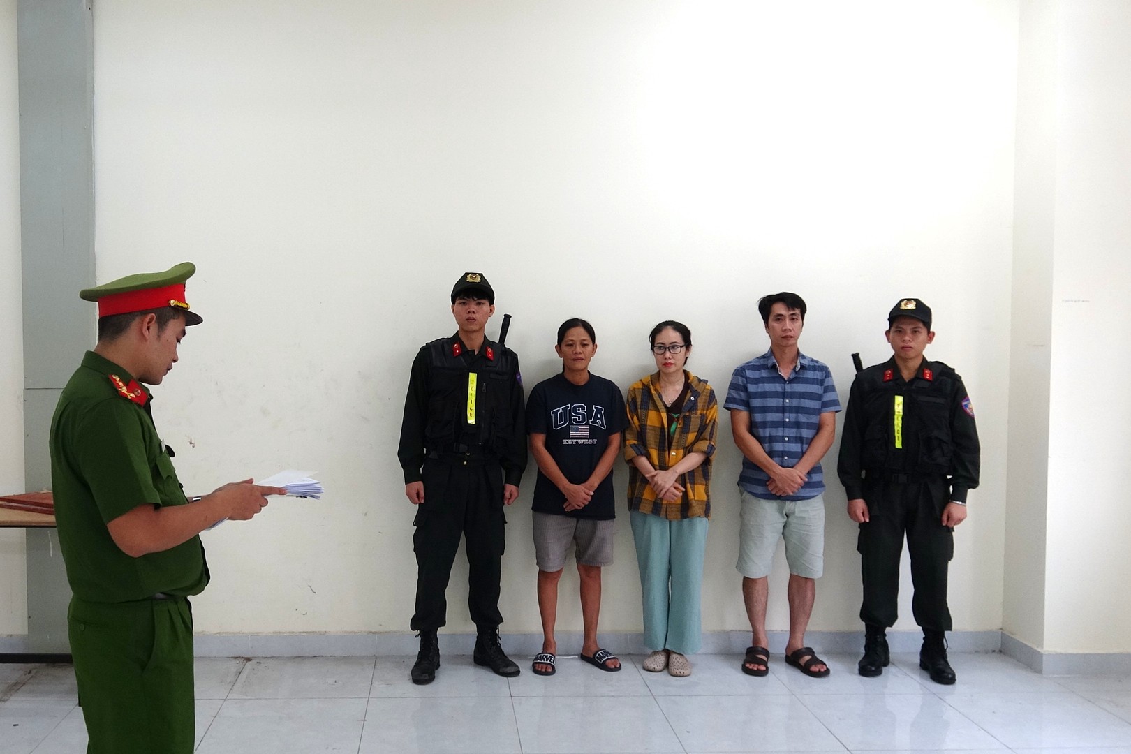 Các đối tượng (từ trái qua phải): Võ Thị Thu Oanh, Tăng Thị Mỹ Hoa, Tăng Hoàng Vinh. Ảnh: Cổng thông tin điện tử Bộ Công an.