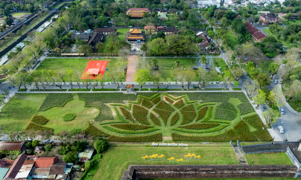 Không gian Tết Phú Xuân 2026 trải dài từ Công viên Thương Bạc đến khu vực Quốc Tử Giám, Huế.