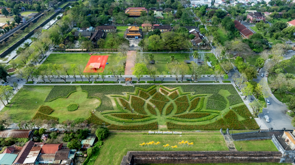 Không gian Tết Phú Xuân 2026 trải dài từ Công viên Thương Bạc đến khu vực Quốc Tử Giám, Huế.
