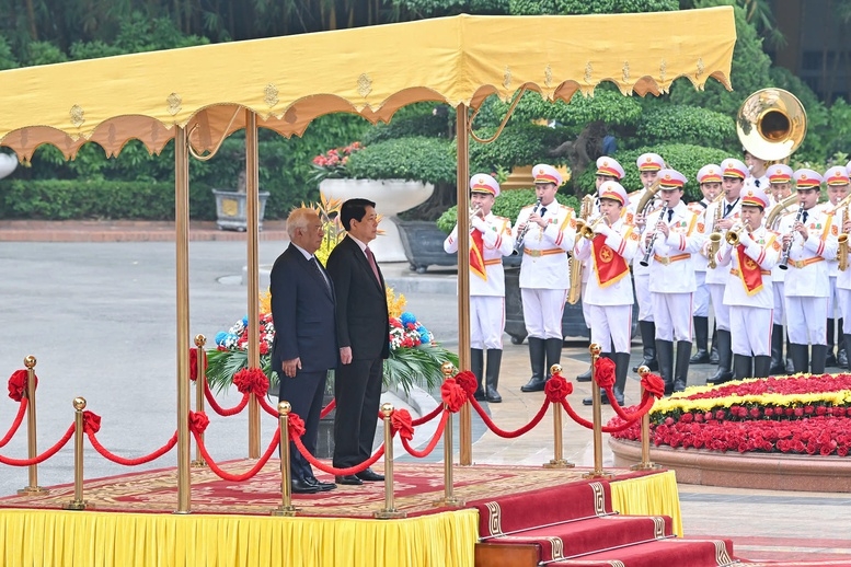 Chủ tịch nước Lương Cường và Chủ tịch Hội đồng châu Âu António Costa - Ảnh VGP