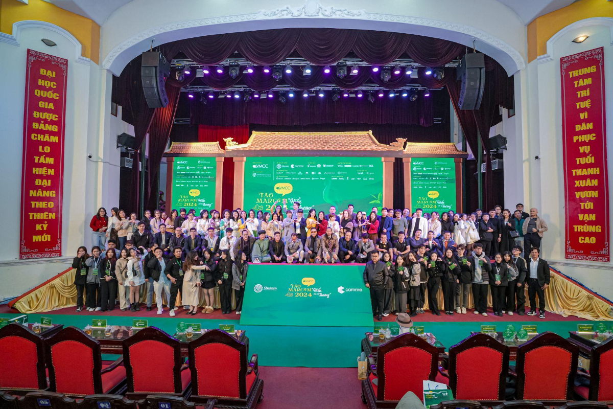 Tại sự kiện Táo MarCom 2024, VMCC đã tạo nên một làn sóng mạnh mẽ với thông điệp “Hiểu để Thương”. Đó là lời kêu gọi các marketer quay về bên trong, lắng nghe khách hàng bằng tâm thế thấu hiểu trọn vẹn trước khi bắt đầu bất kỳ chiến dịch nào.