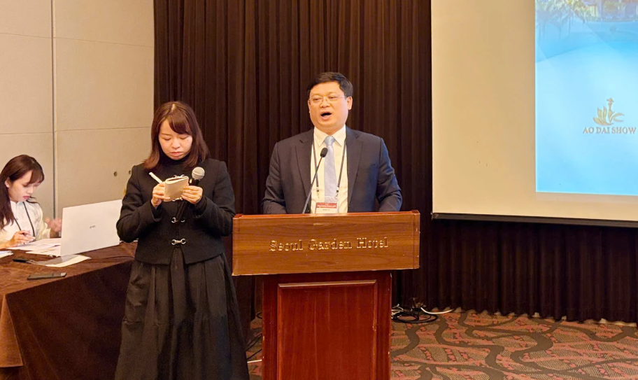 Phó Chủ tịch Thường trực UBND thành phố Huế Nguyễn Thanh Bình phát biểu tại chương trình. Ảnh: T.A