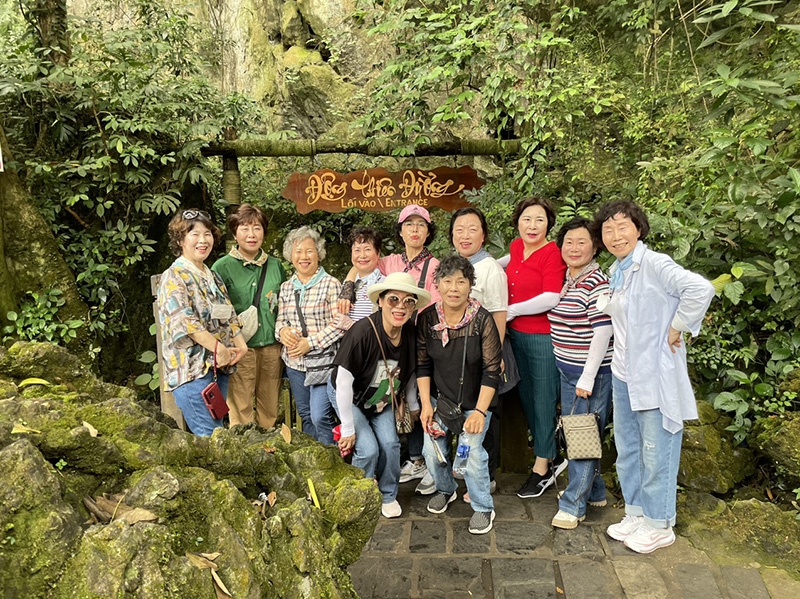 Khách Hàn Quốc bị thu hút bởi vẻ đẹp thiên nhiên tại Quảng Trị.