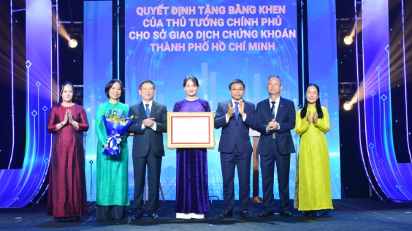 HOSE năm 2025: VN-Index chinh phục mốc 1.784 điểm, vốn hóa thị trường đạt trên 72% GDP