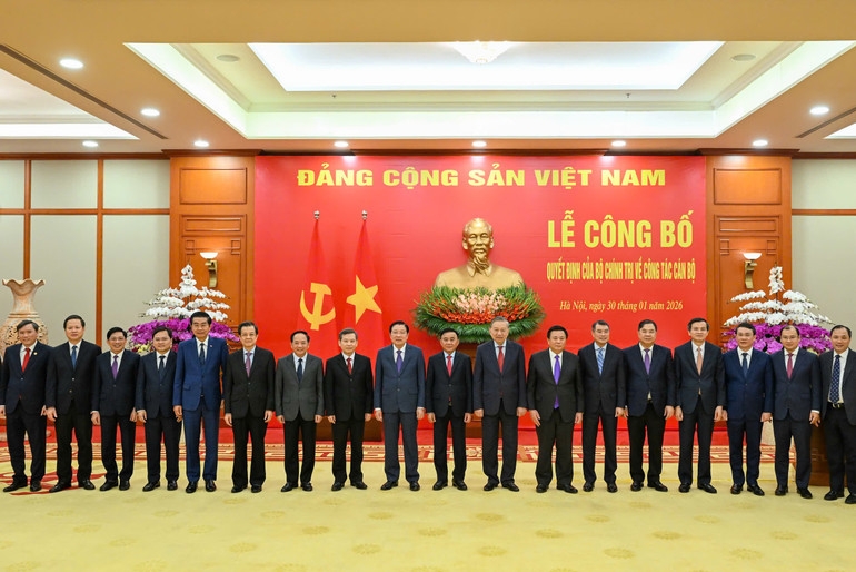 Tổng Bí thư Tô Lâm và các đồng chí lãnh đạo Đảng và các đại biểu tại buổi lễ. Ảnh: Nhân Dân.