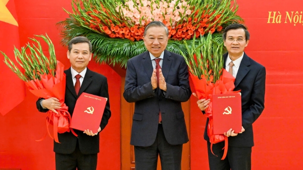 Bộ Chính trị công bố các quyết định về công tác cán bộ