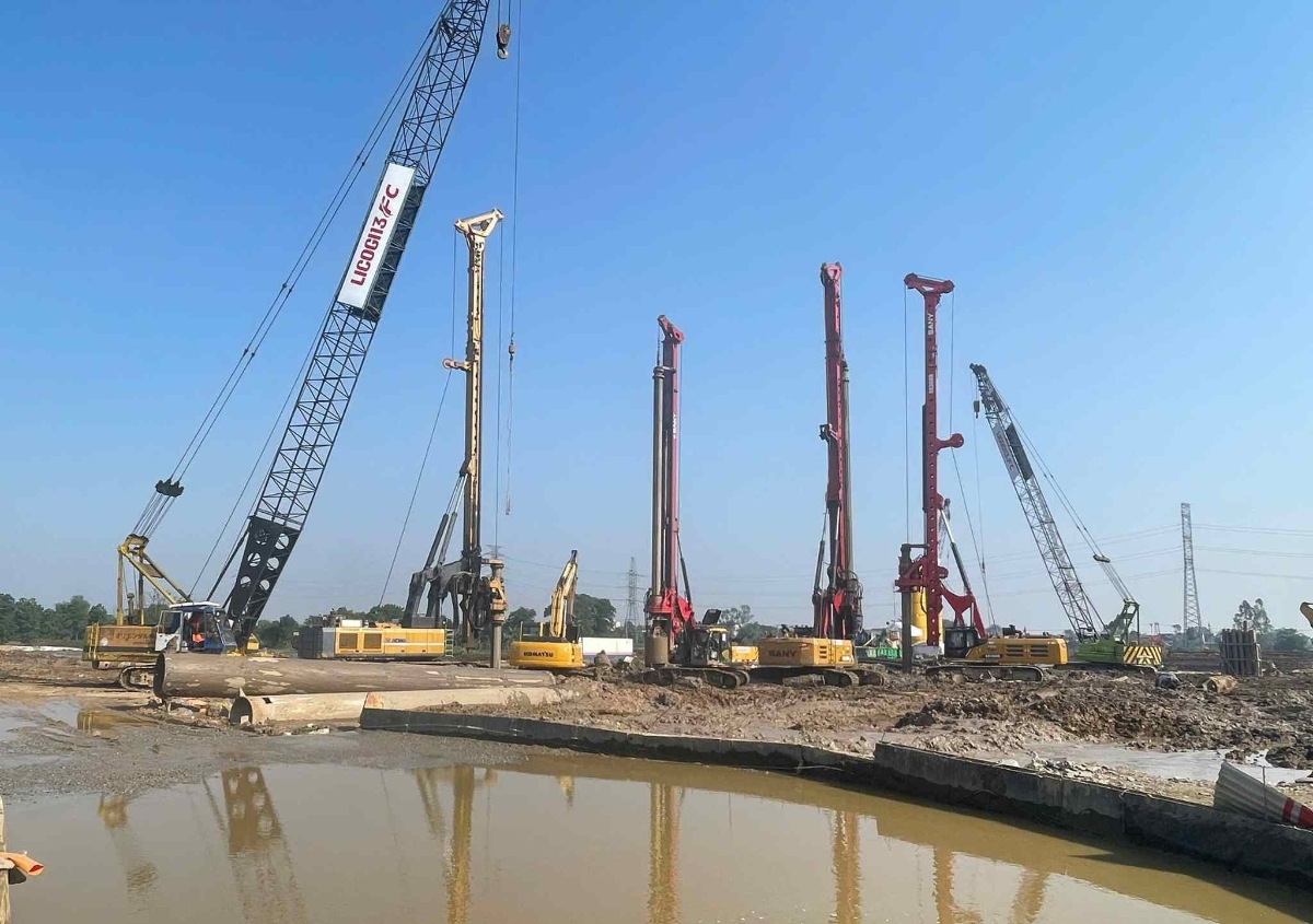 Công trường thi công dự án nhà ở xã hội tại phường Hoa Lư, tỉnh Ninh Binh. Ảnh: Diệu Anh