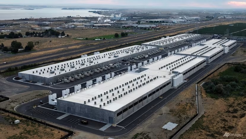 Trung tâm dữ liệu Amazon Web Services tại Boardman, bang Oregon, Mỹ. Ảnh: AP/Jenny Kane