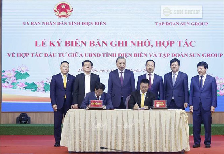Tổng Bí thư Tô Lâm chứng kiến lễ ký biên bản hợp tác giữa UBND tỉnh Điện Biên và Tập đoàn Sun Group - Ảnh: TTXVN.