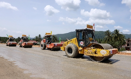 Đẩy nhanh hạ tầng chiến lược, phấn đấu tăng trưởng từ 10% trong năm 2026
