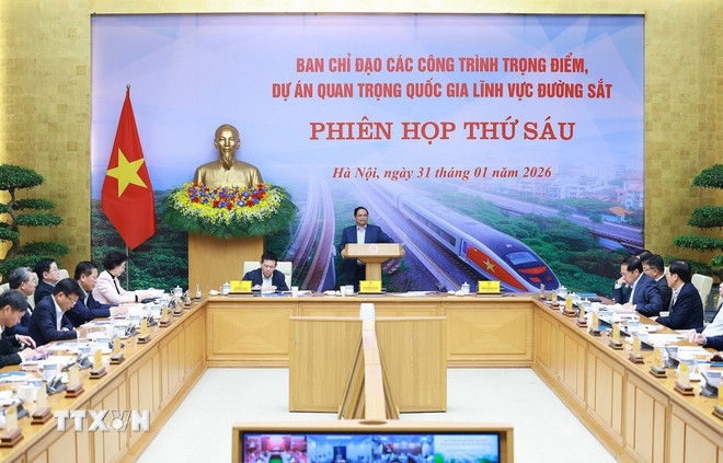 Thủ tướng chủ trì Phiên họp thứ 6 của Ban chỉ đạo các công trình trọng điểm, dự án quan trọng quốc gia lĩnh vực đường sắt. Ảnh: TTXVN.
