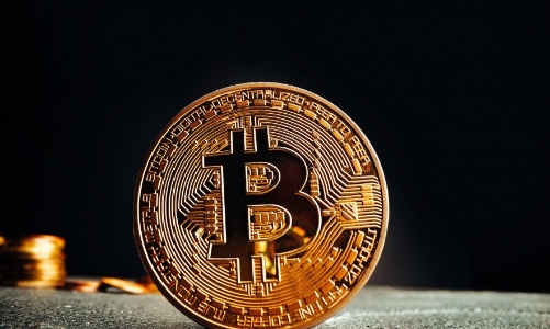 Bitcoin tìm lại nhịp hồi sau xuyên thủng đáy 30 ngày