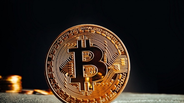 Bitcoin tìm lại nhịp hồi sau xuyên thủng đáy 30 ngày