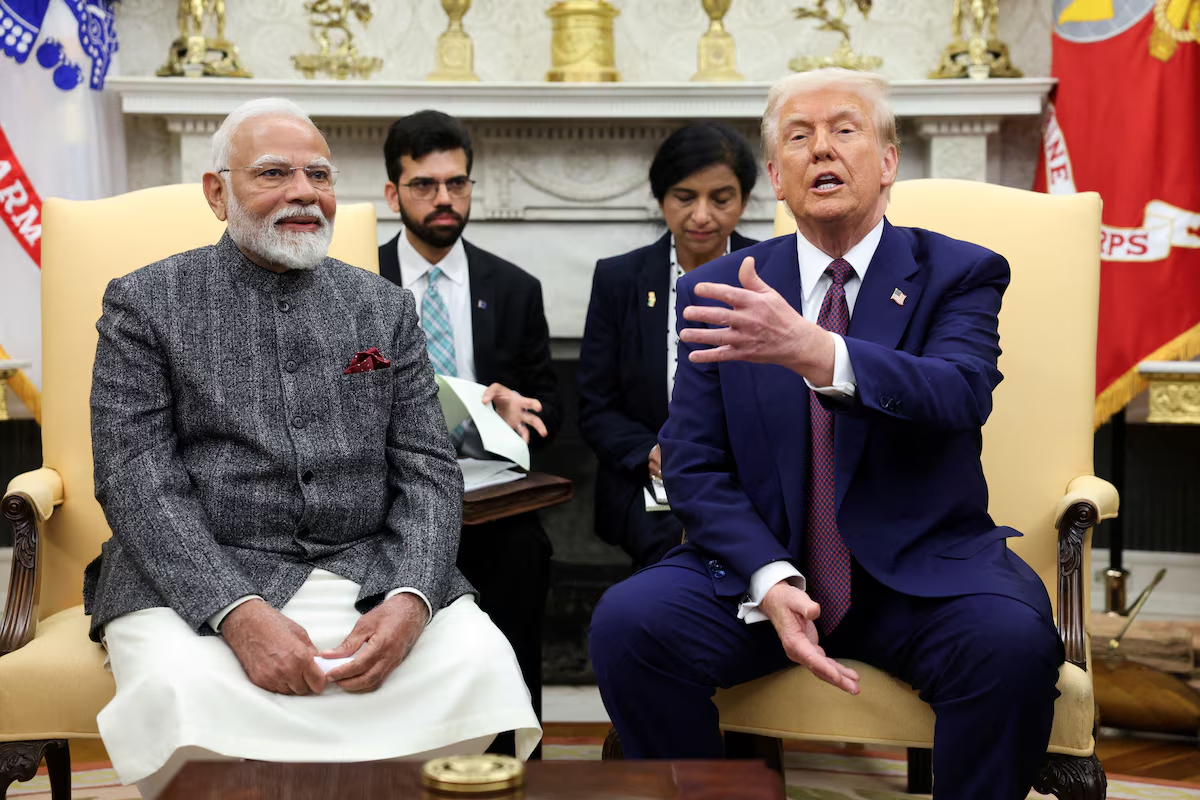 Thủ tướng Ấn Độ Narendra Modi và Tổng thống Mỹ Donald Trump trong cuộc gặp tại Nhà Trắng vào tháng 2/2025 - Ảnh: Reuters.