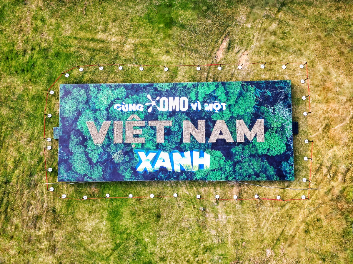 OMO xác lập kỷ lục Guinness thế giới bằng hình xếp chữ "Việt Nam" từ banh hạt giống lớn nhất, truyền tải đi thông điệp bảo vệ môi trường,