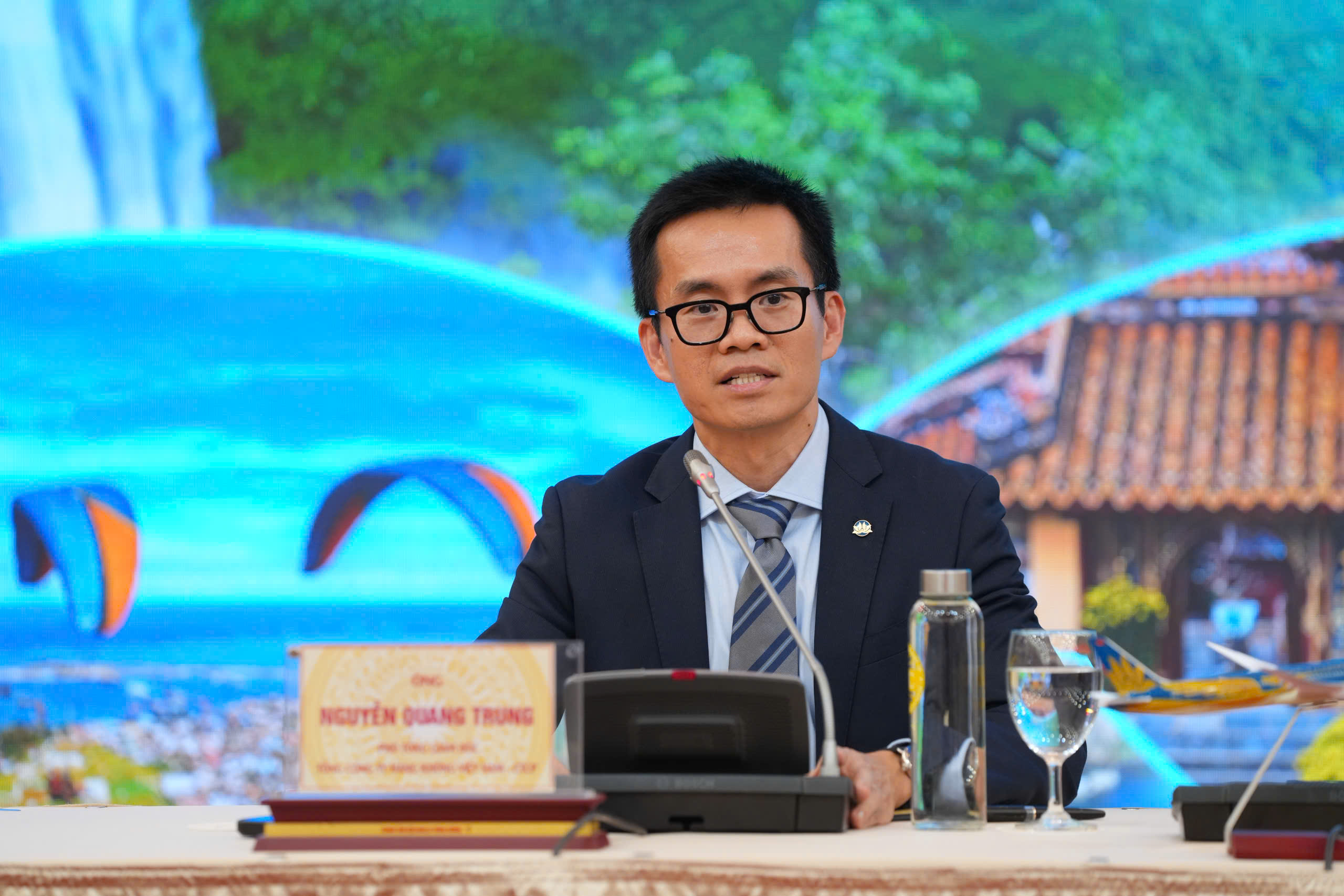 Ông Nguyễn Quang Trung, Phó Tổng giám đốc Vietnam Airlines phát biểu tại sự kiện. Ảnh: Vietnam Airlines.