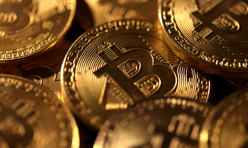 Giá bitcoin giảm xuống mức thấp nhất 10 tháng