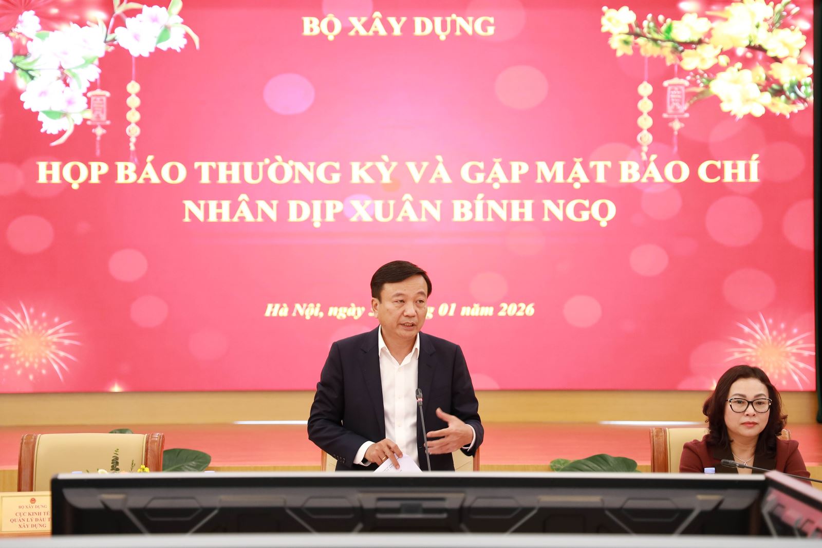Thứ trưởng Bộ Xây dựng Nguyễn Danh Huy chủ trì buổi họp báo. Ảnh: BXD