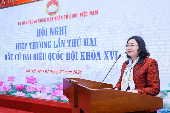 Bà Bùi Thị Minh Hoài, Ủy viên Bộ Chính trị, Bí thư Trung ương Đảng, Bí thư Đảng ủy Mặt trận Tổ quốc, các đoàn thể Trung ương, Chủ tịch Ủy ban Trung ương Mặt trận Tổ quốc Việt Nam, Phó Chủ tịch Hội đồng bầu cử quốc gia, Trưởng Ban chỉ đạo công tác bầu cử của Ủy ban Trung ương Mặt trận Tổ quốc Việt Nam. Ảnh: Mặt trận.