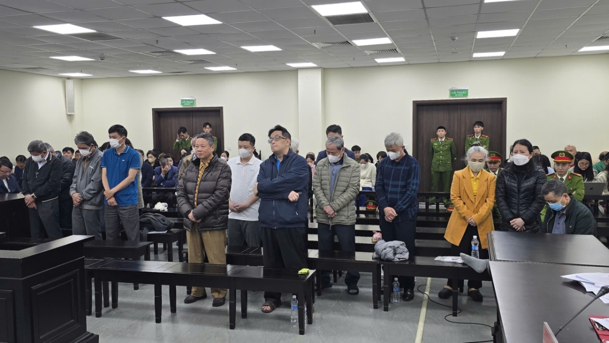 Các bị cáo tại phiên xử chiều 3/2.