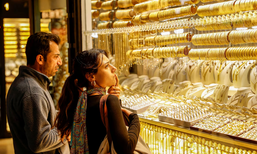 Thị trường kim loại quý “xanh rực” trở lại, giới phân tích tin xu hướng tăng vẫn còn