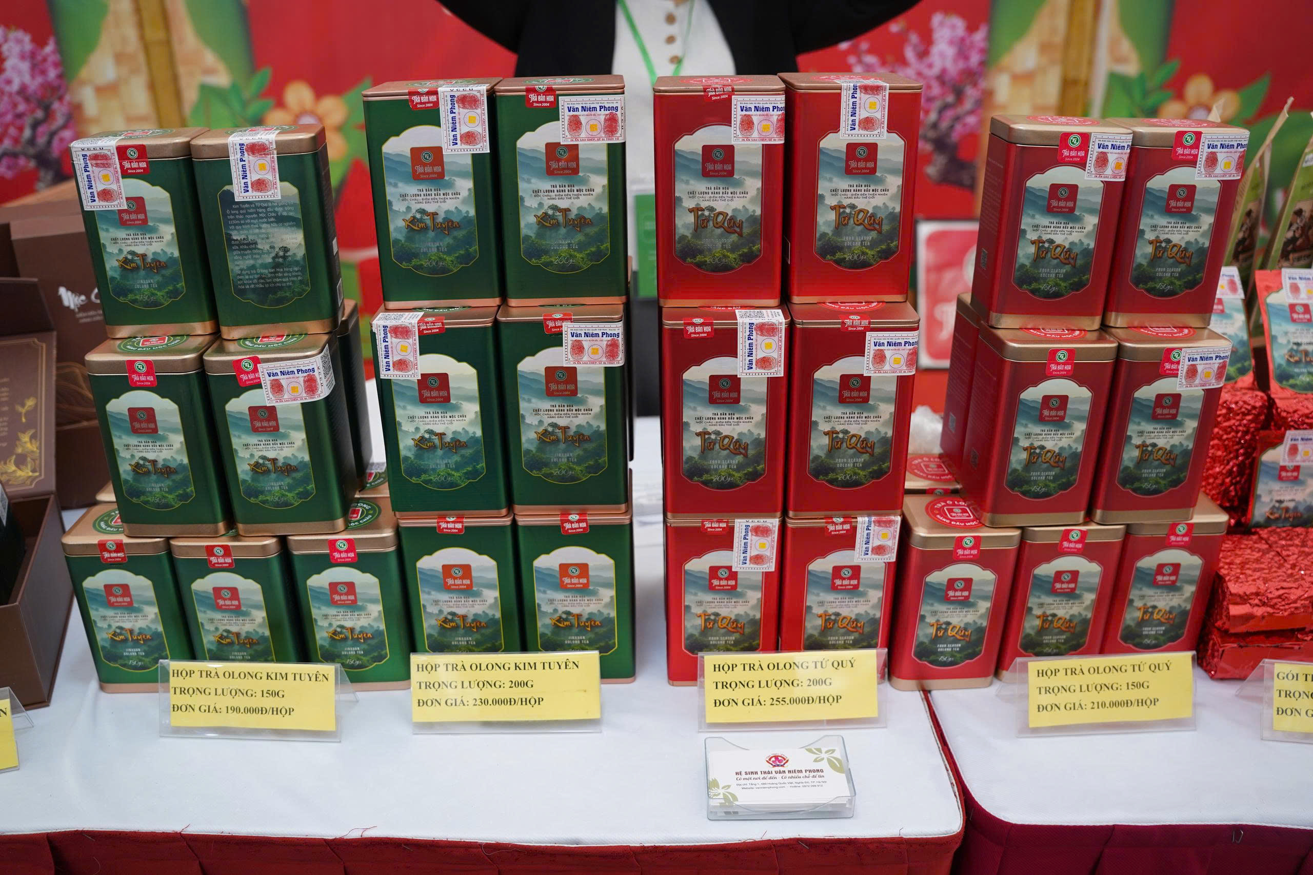 Các dòng trà xanh phục vụ người dân có nhiều lựa chọn mua sắm. 