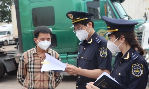 Doanh nghiệp chế xuất than phiền thủ tục hải quan