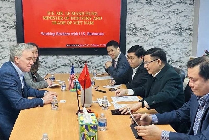 Quyền Bộ trưởng Lê Mạnh Hùng tiếp ông Juan Ignacio&nbsp;Rubiolo, Tổng Giám đốc điều hành Tập đoàn AES. Ảnh:&nbsp;MOIT.